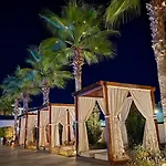 Sa Apartments! Luxury 1bd 아파트